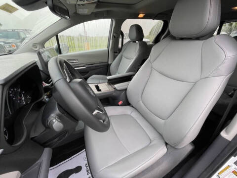 2024 Toyota Sienna XLE 7-Passenger