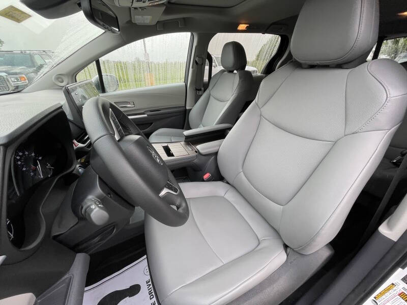 2024 Toyota Sienna XLE 7-Passenger