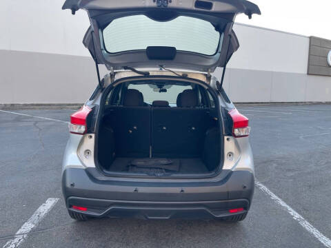 2020 Nissan Kicks SV