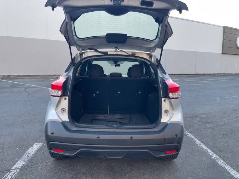 2020 Nissan Kicks SV