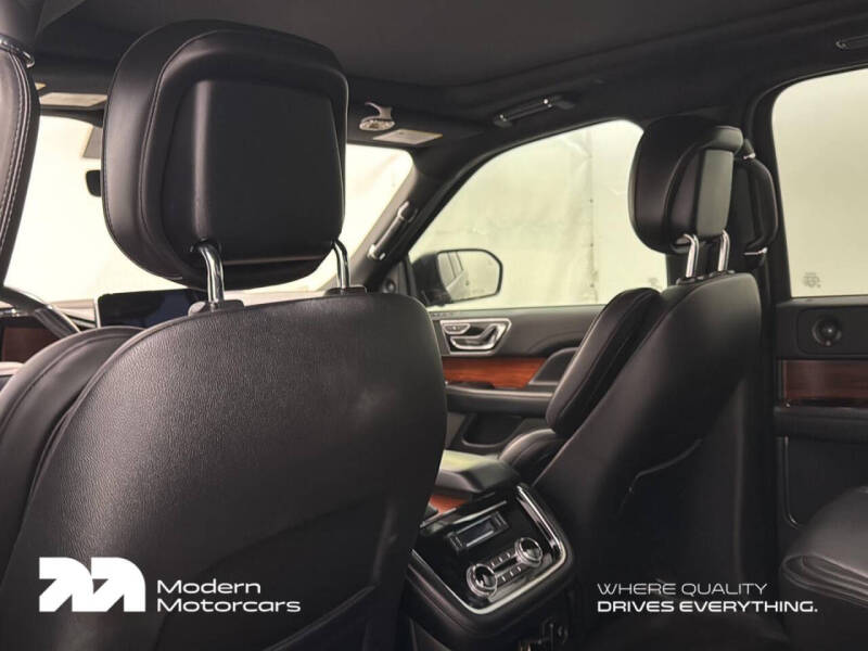 2019 Lincoln Navigator Select