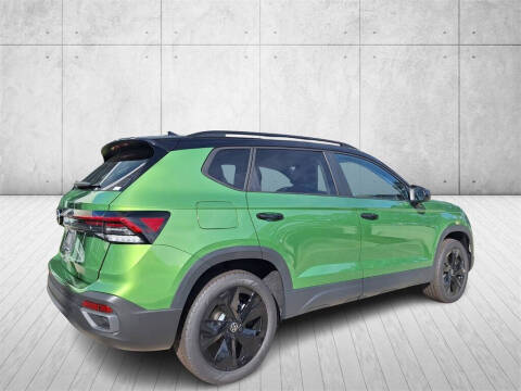 2026 Volkswagen Taos SE Black