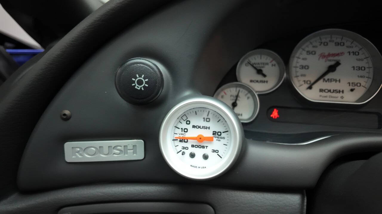 2004 Ford Mustang 41