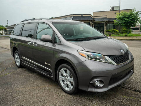 2015 Toyota Sienna SE 8-Passenger