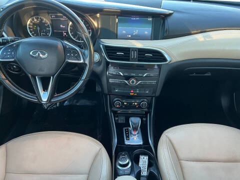2018 Infiniti QX30 Luxury