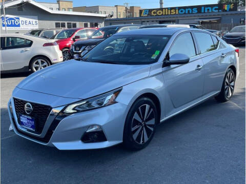 2019 Nissan Altima for sale at AutoDeals in Hayward CA