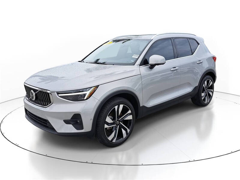 2024 Volvo XC40 B5 Plus Bright Theme