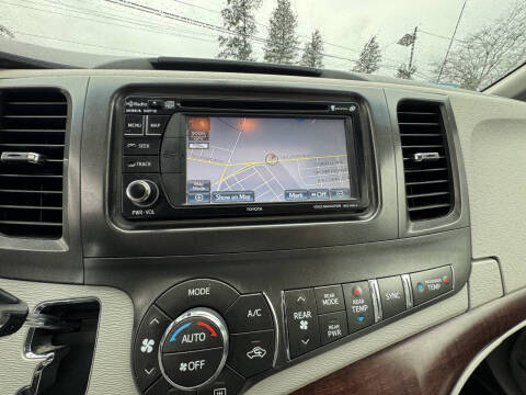 2014 Toyota Sienna XLE 7-Passenger