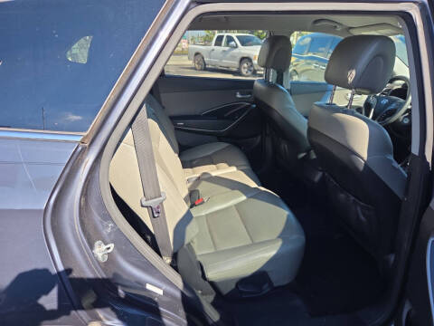 2017 Hyundai Santa Fe SE