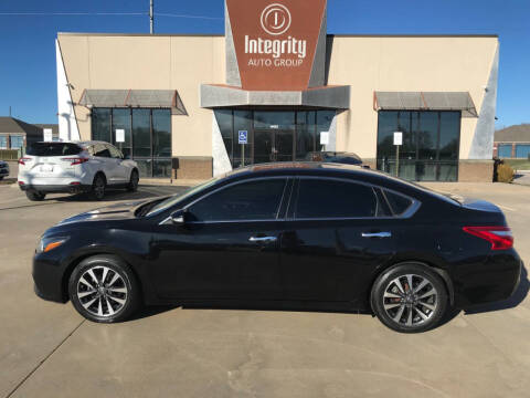 2017 Nissan Altima for sale at Integrity Auto Group in Augusta KS