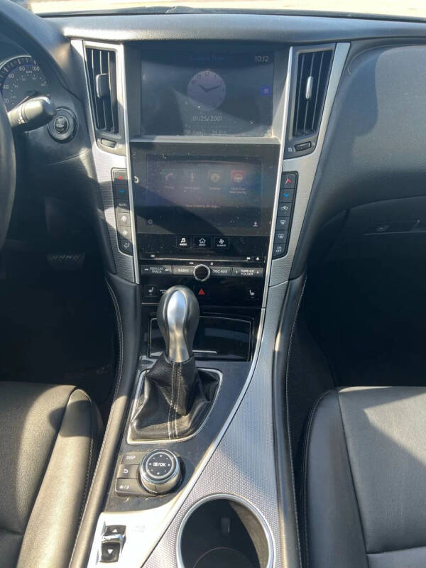 2015 Infiniti Q50 Premium