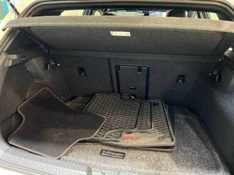 2024 Volkswagen Golf GTI SE