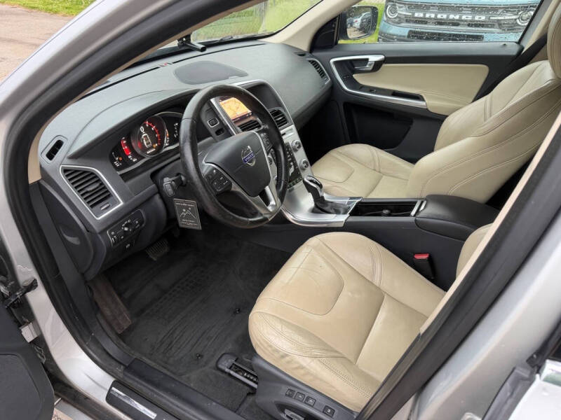 2017 Volvo XC60 T5 Dynamic