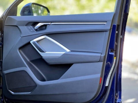 2021 Audi Q3 quattro Premium 40 TFSI