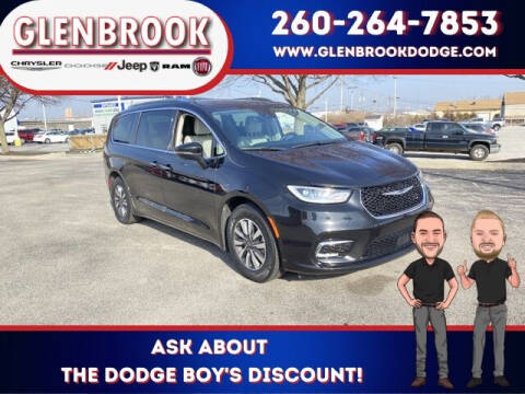 2021 Chrysler Pacifica for sale at Glenbrook Dodge Chrysler Jeep Ram and Fiat in Fort Wayne IN