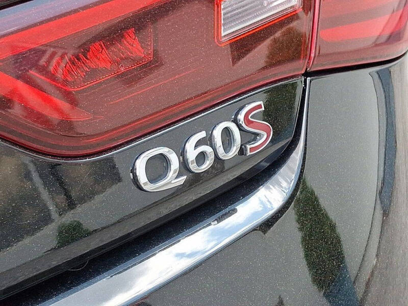 2017 Infiniti Q60 2.0T