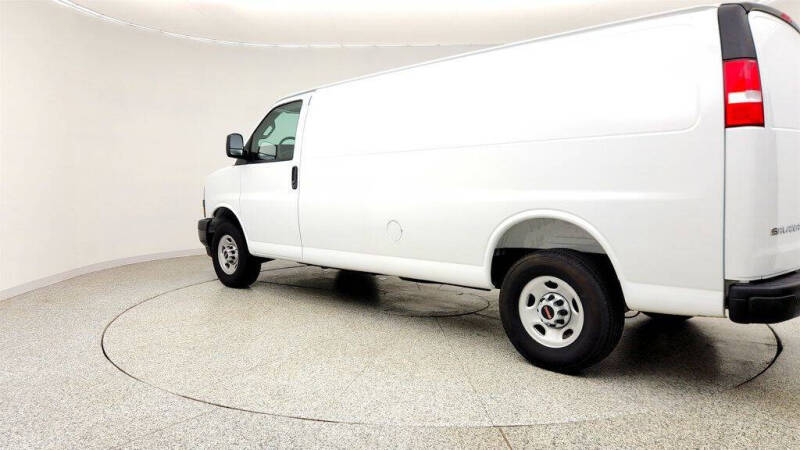 2025 GMC Savana 3500