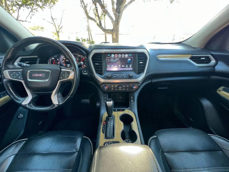 2017 GMC Acadia Denali