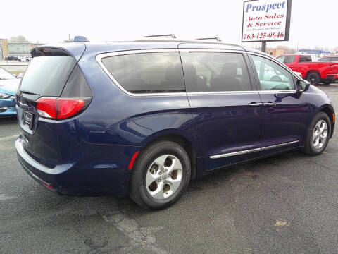 2017 Chrysler Pacifica Touring-L Plus