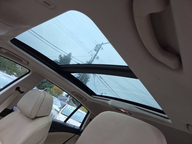 2012 BMW 5 Series 535i Gran Turismo