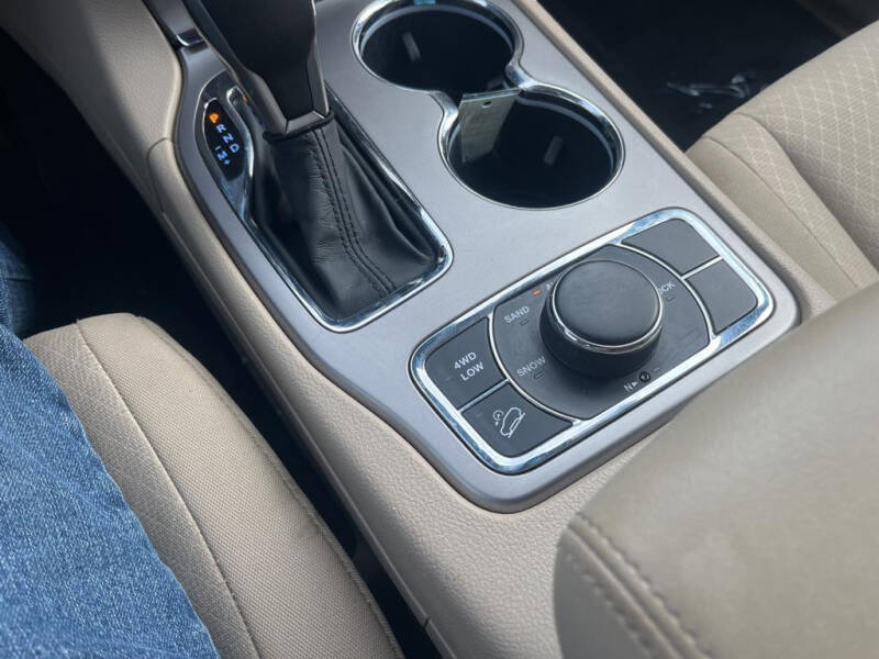 2019 Jeep Grand Cherokee Laredo E