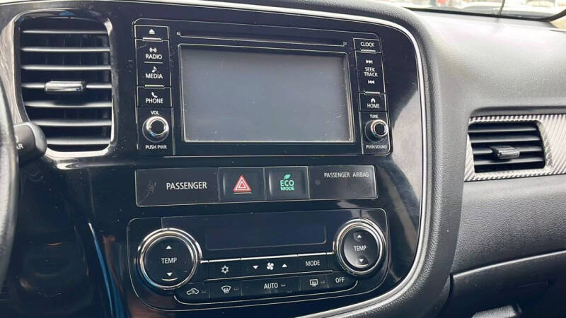 2017 Mitsubishi Outlander ES