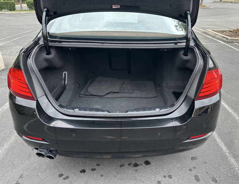 2016 BMW 5 Series 528i