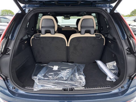 2026 Volvo XC90 B5 Core