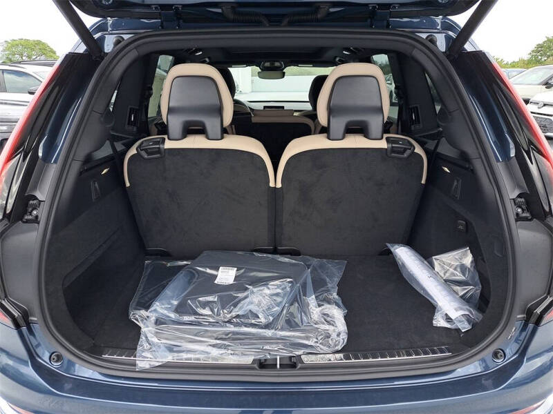 2026 Volvo XC90 B5 Core