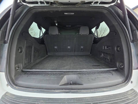 2023 GMC Yukon XL SLT