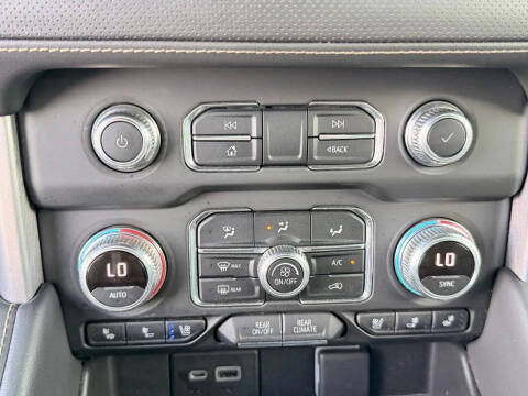 2022 GMC Yukon XL SLT