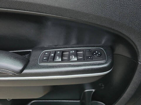 2023 Chrysler 300 S V6