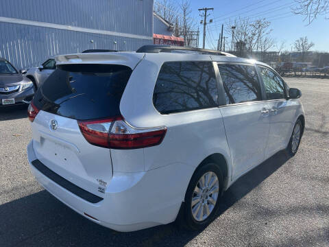 2015 Toyota Sienna XLE 7-Passenger