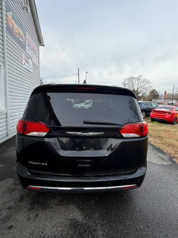 2017 Chrysler Pacifica Touring Plus