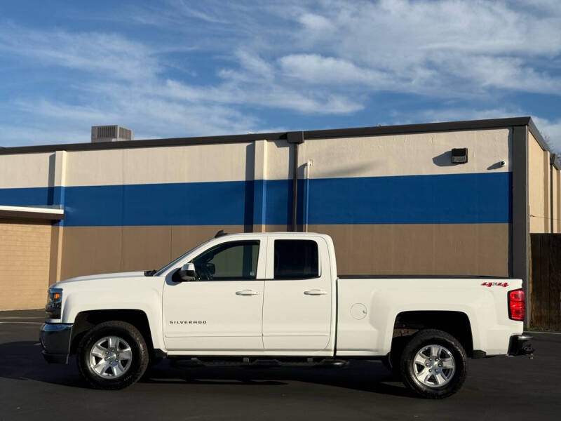 Used 2018 Chevrolet Silverado 1500 LT with VIN 1GCVKREC8JZ201844 for sale in Sacramento, CA