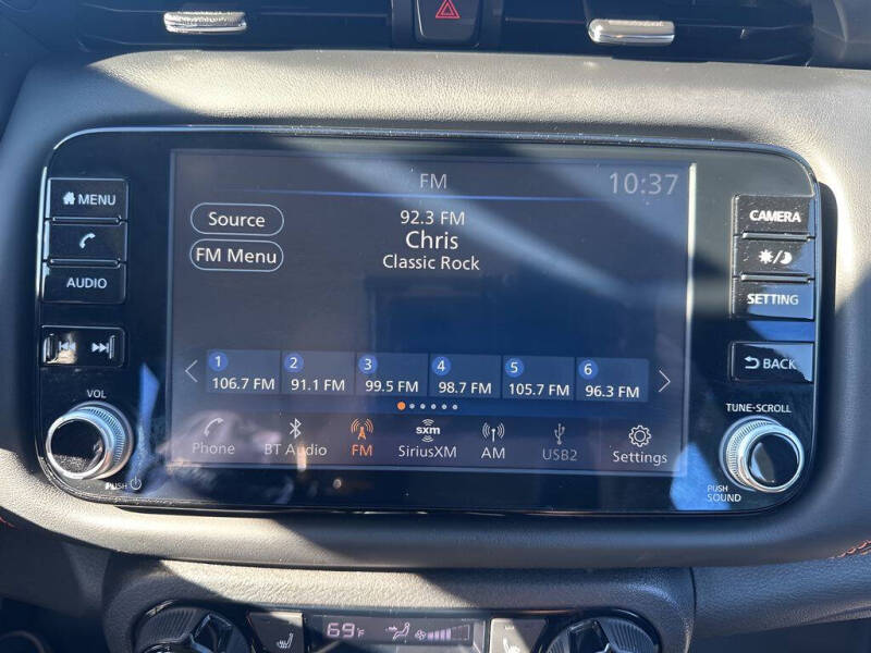 2021 Nissan Kicks SR