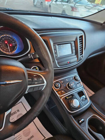 2016 Chrysler 200 Limited