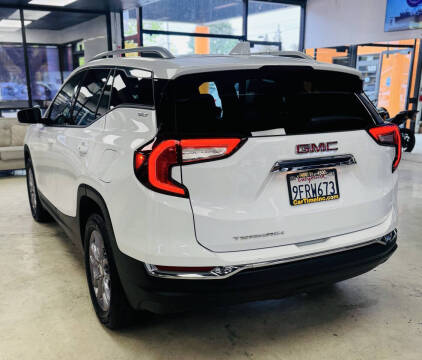 2023 GMC Terrain SLT