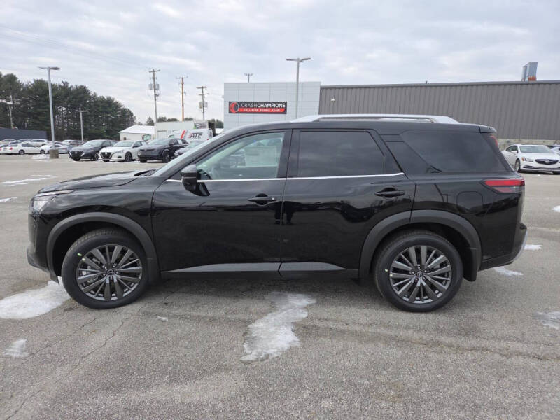 2025 Nissan Pathfinder SL