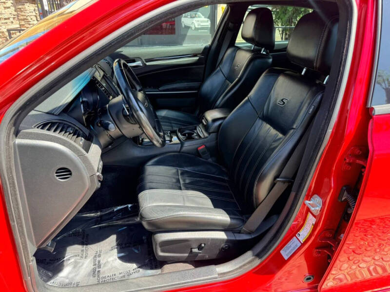 2017 Chrysler 300