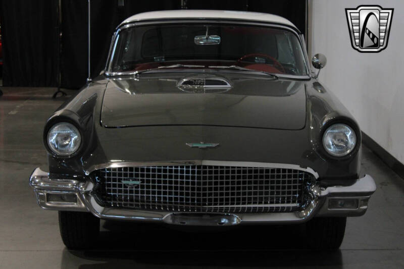 1957 Ford Thunderbird