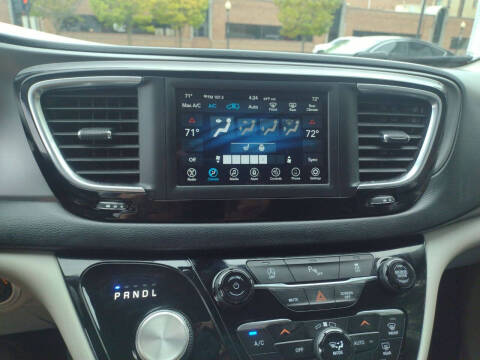 2020 Chrysler Pacifica Touring L