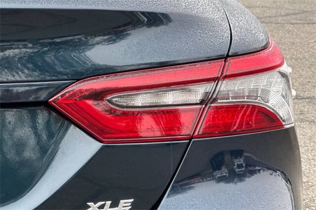 2021 Toyota Camry Hybrid XLE