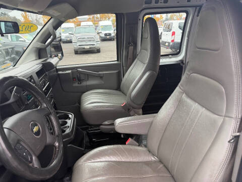 2022 Chevrolet Express 2500