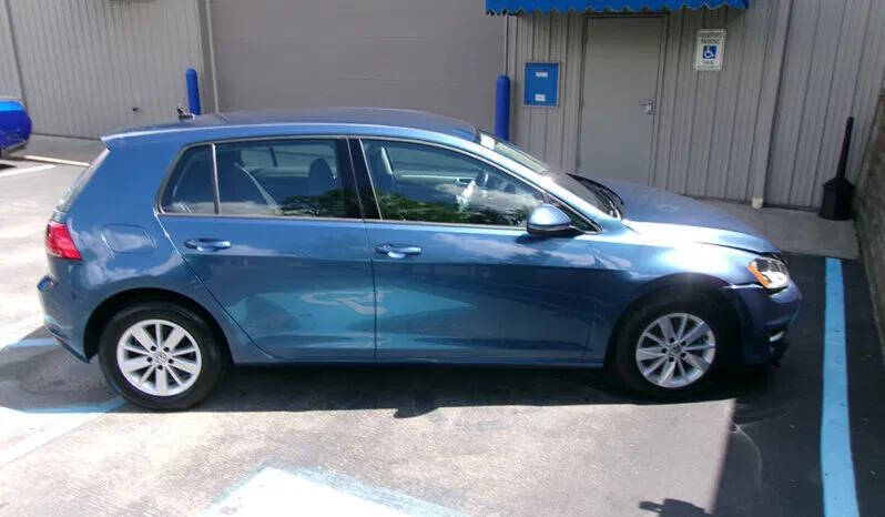 2017 Volkswagen Golf TSI SE