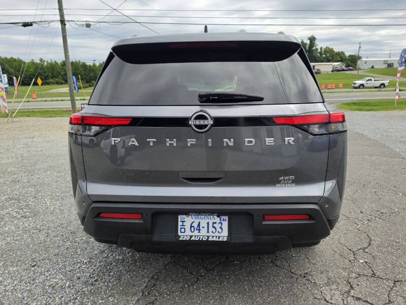 2025 Nissan Pathfinder SV