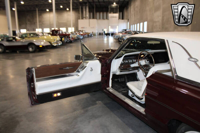 1964 Ford Thunderbird