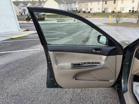 2004 Toyota Camry LE