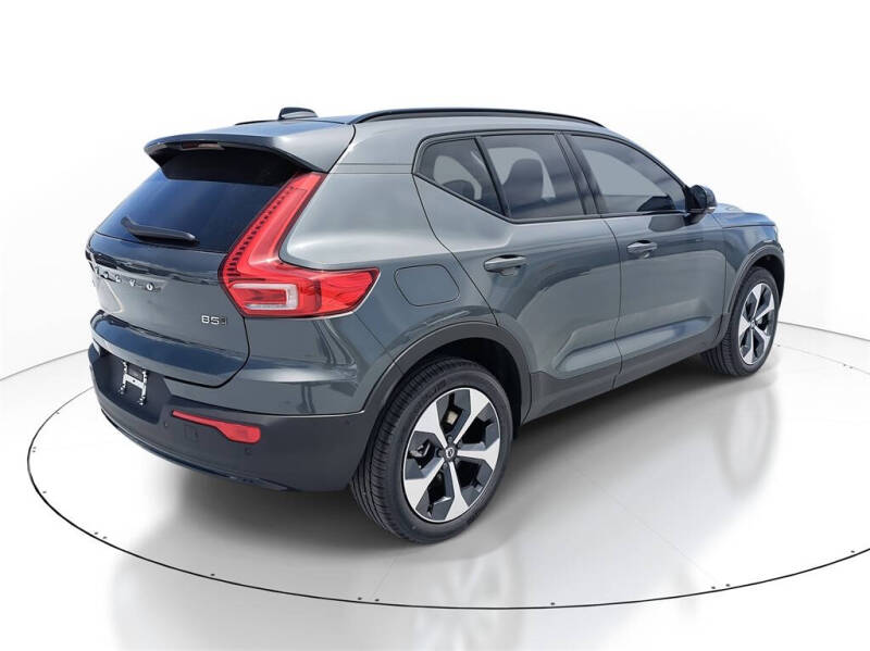2026 Volvo XC40 B5 Plus