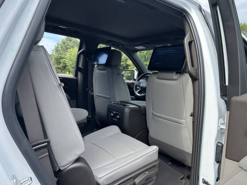 2025 GMC Yukon Elevation